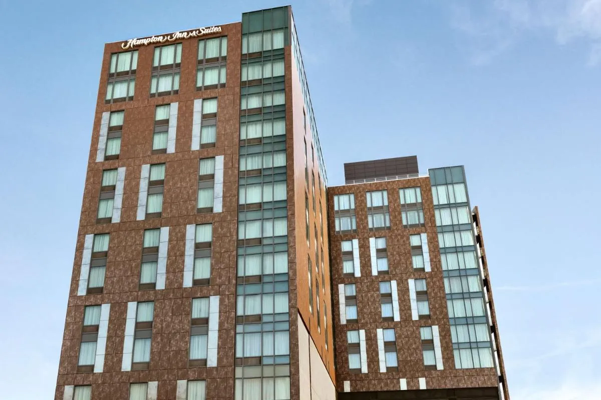 Image 4 of Hampton Inn & Suites Washington, D.C. – Navy Yard