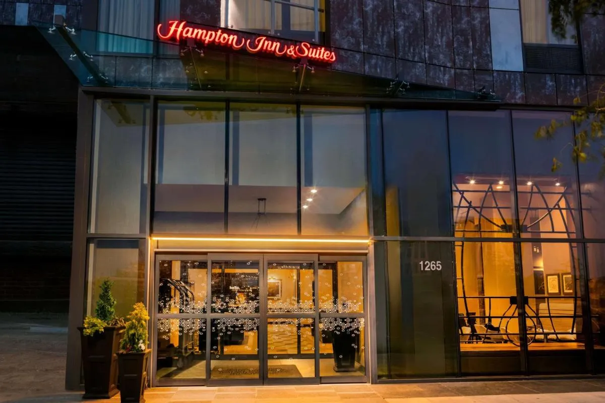 Image 5 of Hampton Inn & Suites Washington, D.C. – Navy Yard