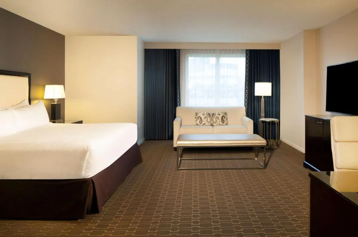 Image 1 of Hilton Alexandria Old Town