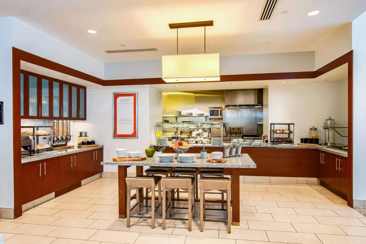 Image 3 of Hilton Garden Inn Alexandria Old Town National Harbor
