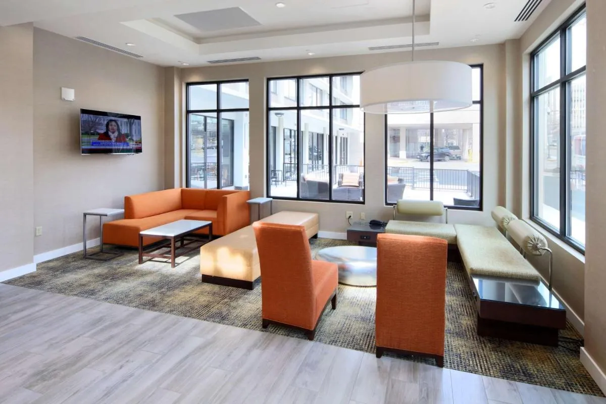 Image 4 of Hilton Garden Inn Reagan National Airport