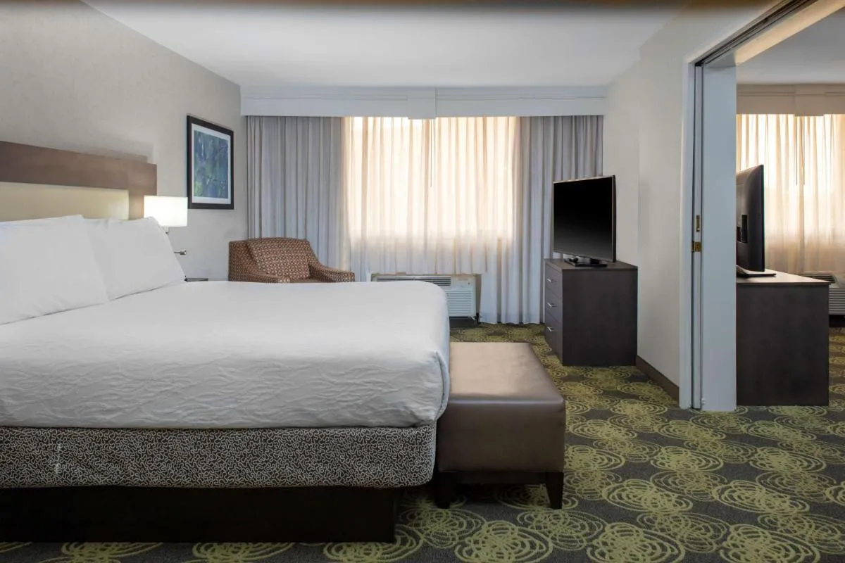 Image 1 of Hilton Garden Inn Reagan National Airport