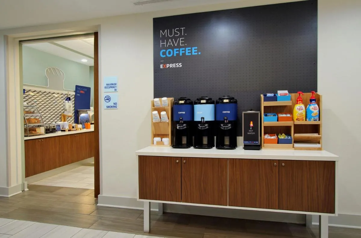 Image 2 of Holiday Inn Express & Suites Alexandria – Fort Belvoir, an IHG Hotel