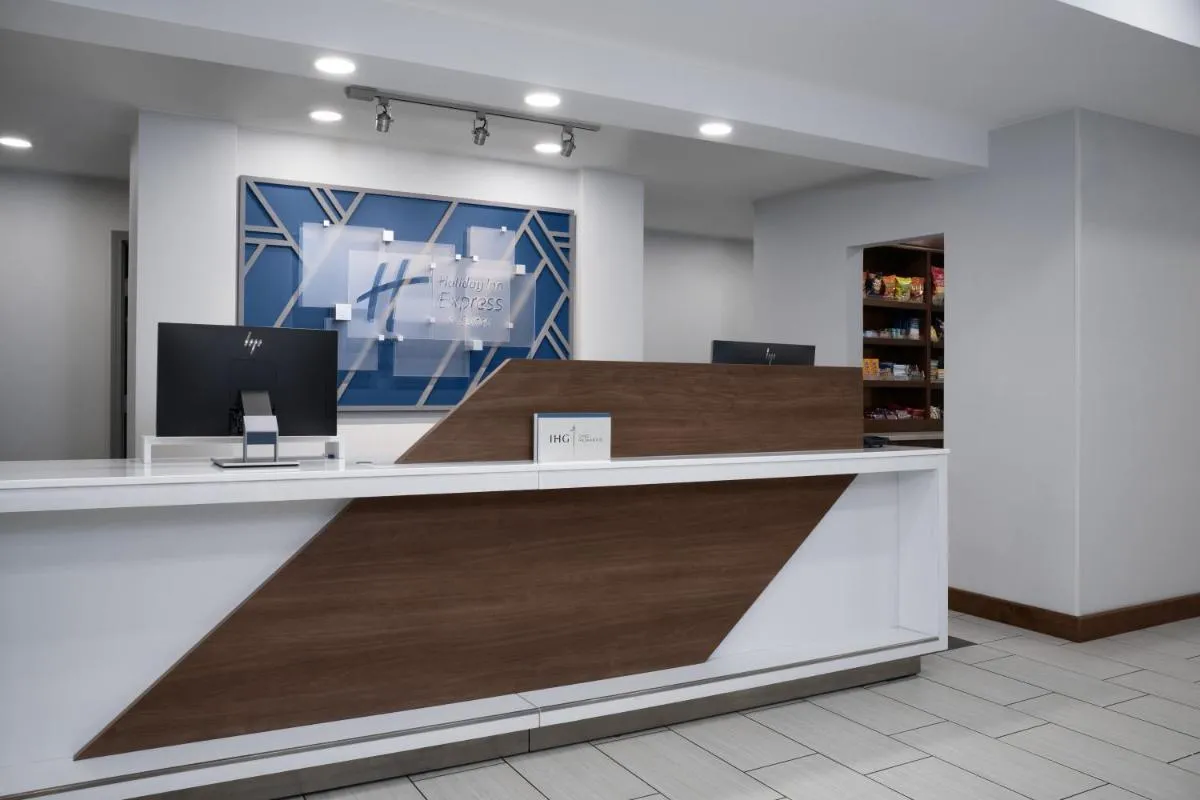 Image 1 of Holiday Inn Express & Suites Alexandria – Fort Belvoir, an IHG Hotel