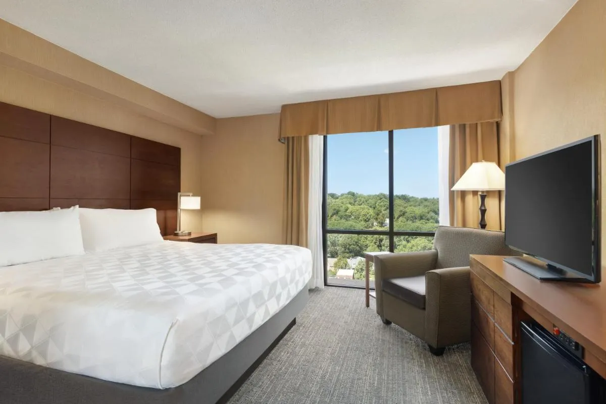 Image 1 of Holiday Inn National Airport/Crystal City, an IHG Hotel
