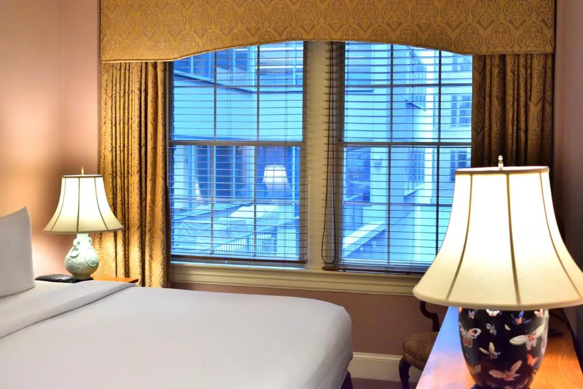 Image 4 of Hotel Lombardy