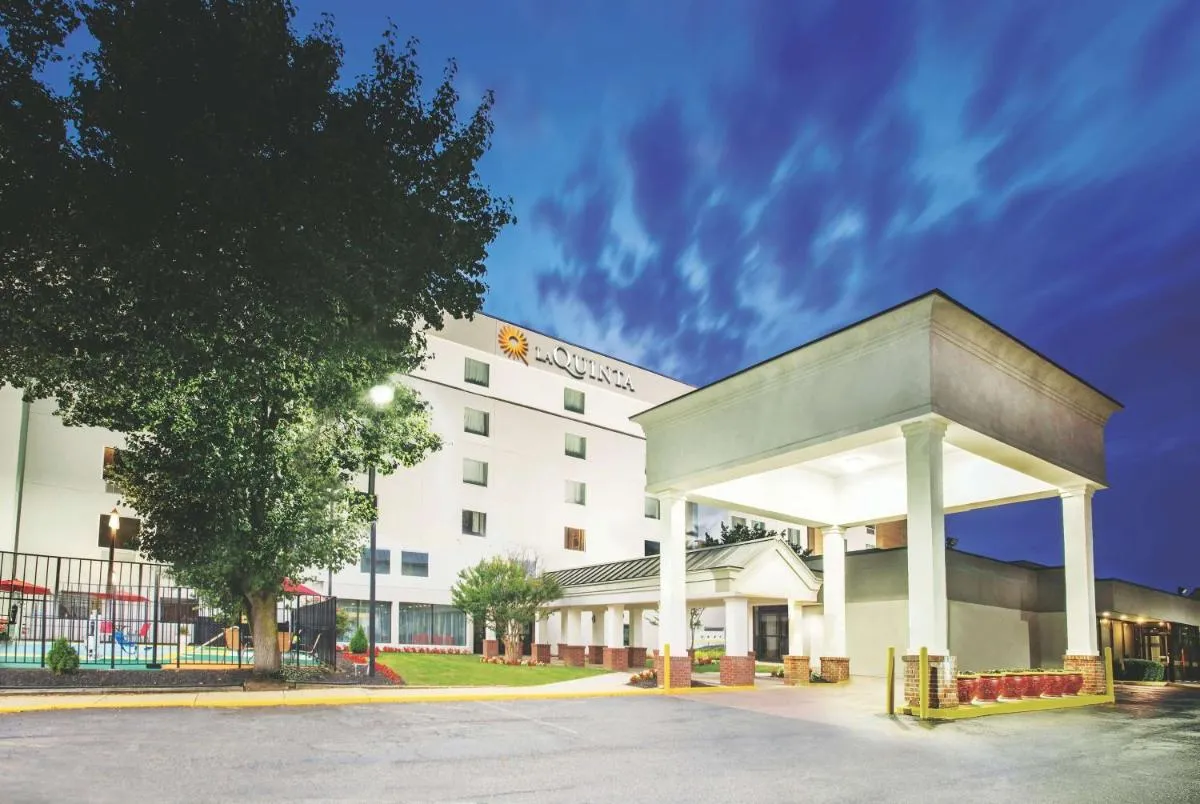 Image 2 of La Quinta Inn & Suites by Wyndham DC Metro Capital Beltway