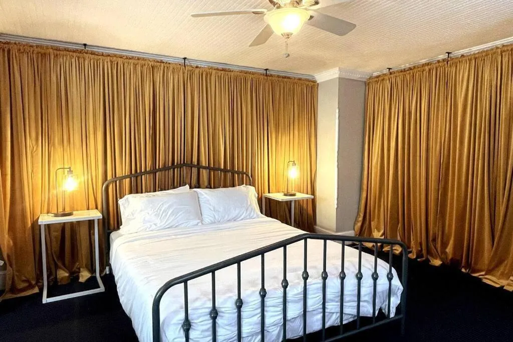 Image of Large studio apartment steps from the US Capitol!