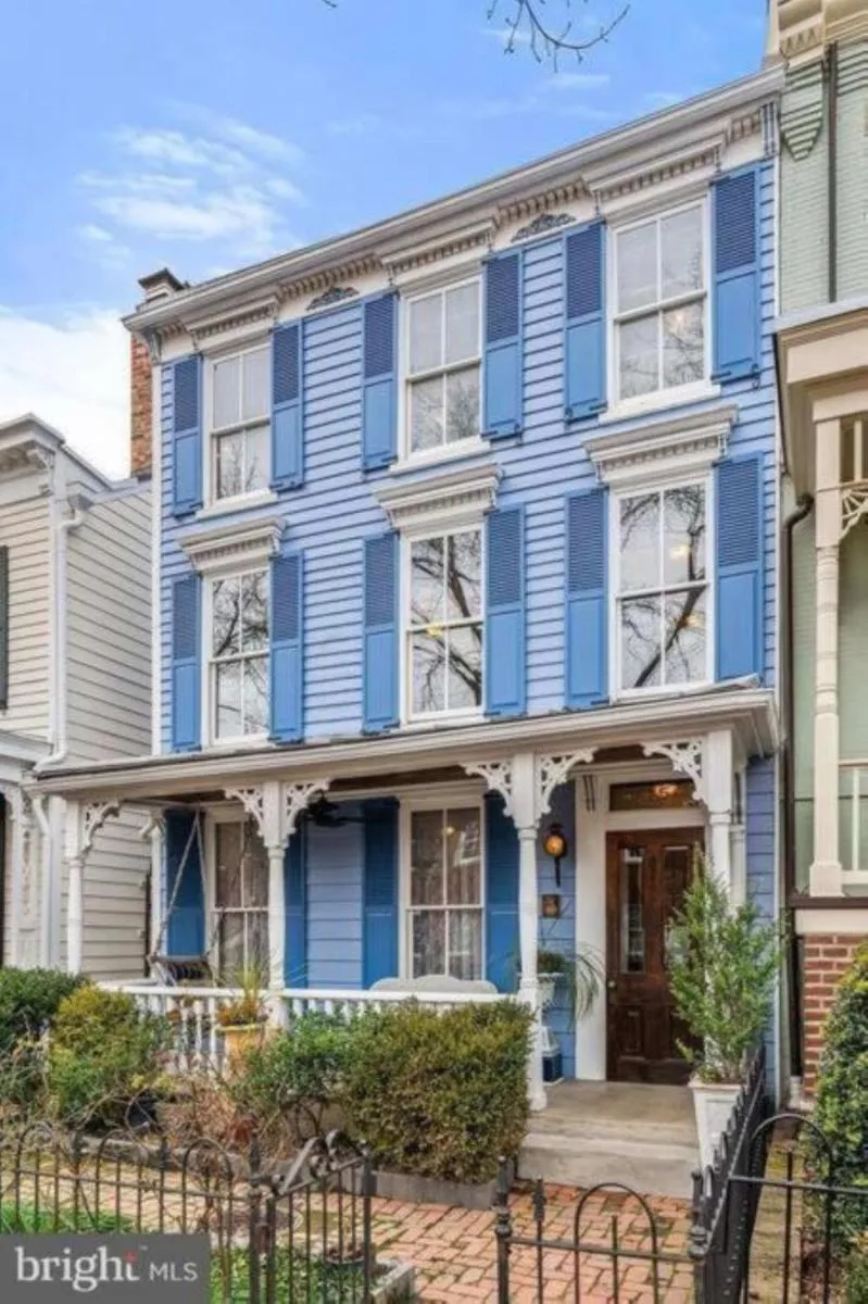 Image 6 of Large studio apartment steps from the US Capitol!