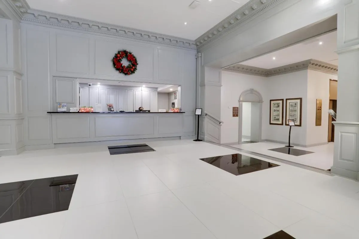 Image 6 of Located Crystal City Apt with Dazzling Amenities