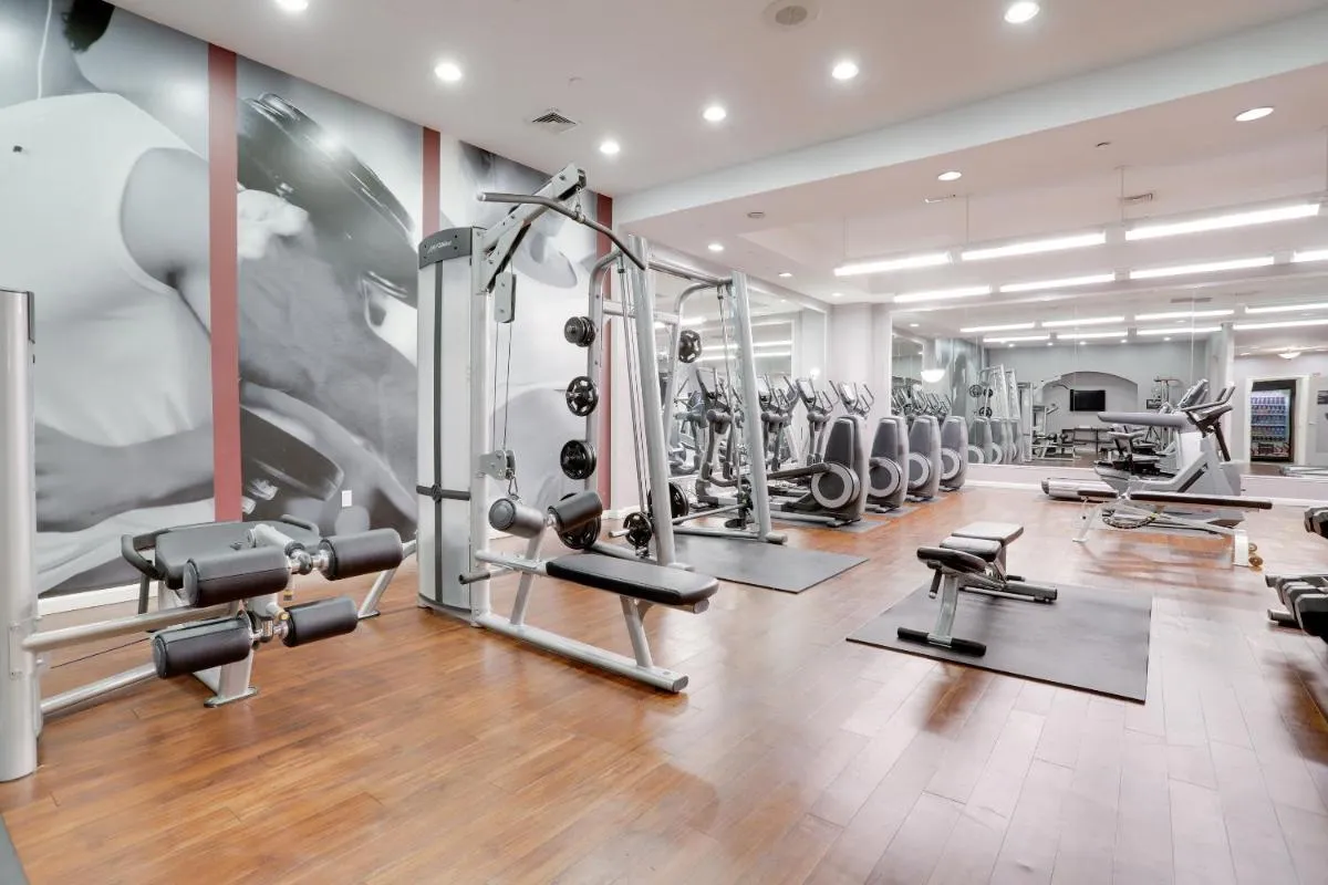 Image 4 of Located Crystal City Apt with Dazzling Amenities