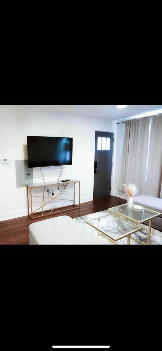 Image 4 of Lovely 1-bedroom rental unit with free parking