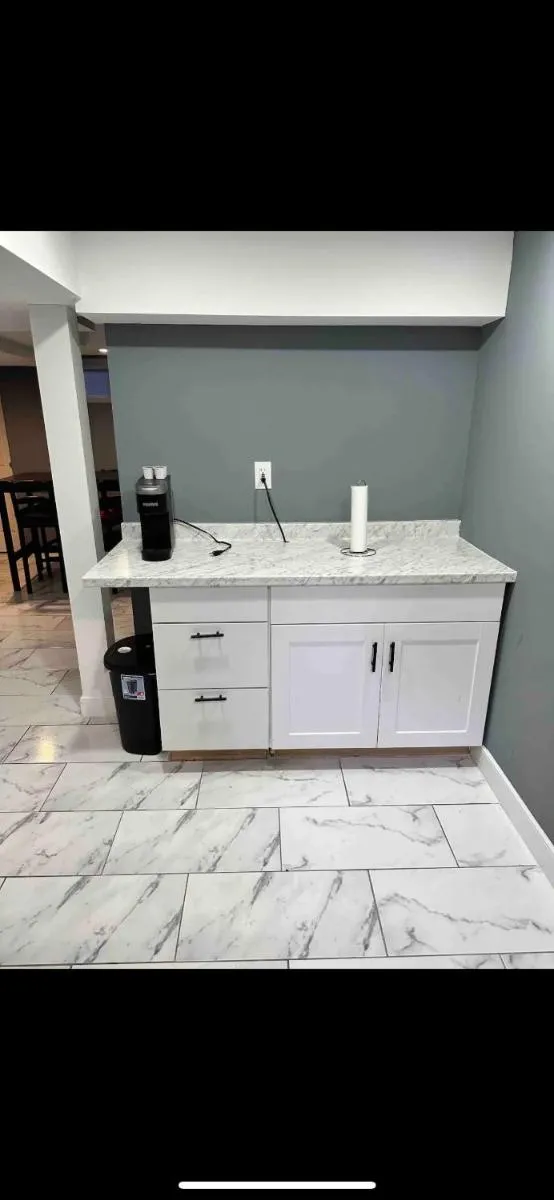 Image 2 of Lovely Private 1-bedroom with free parking