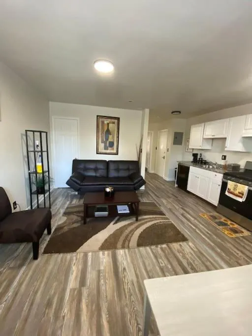 Image 3 of Lovely one Bedroom