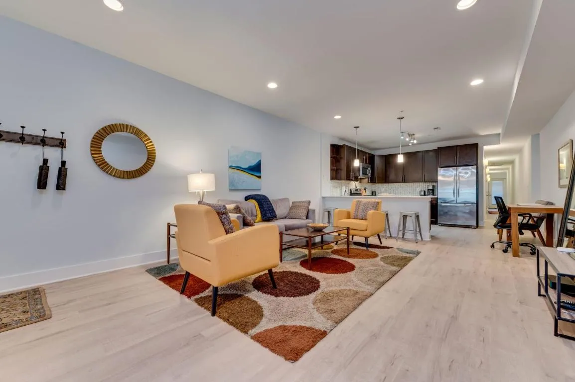 Image of Luxe Townhouse Flat in Hip Neighborhood, Near Metro