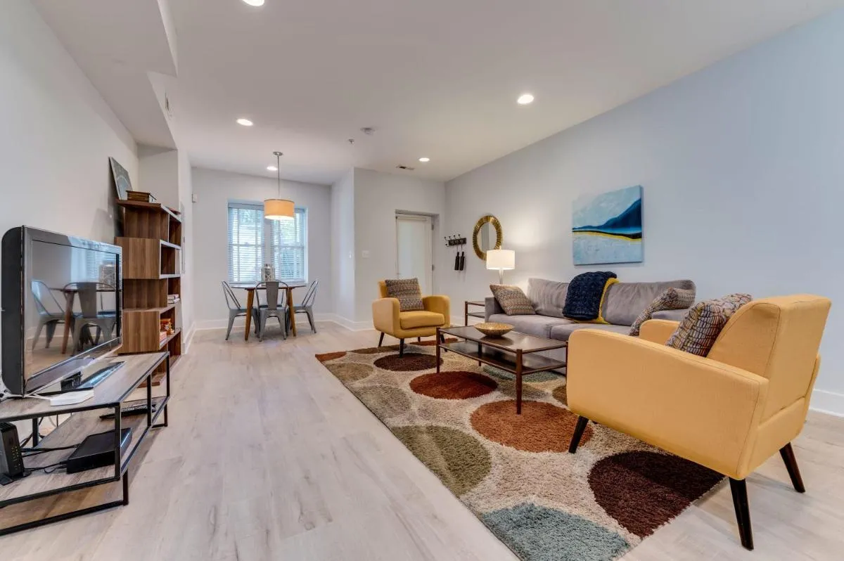 Image 3 of Luxe Townhouse Flat in Hip Neighborhood, Near Metro