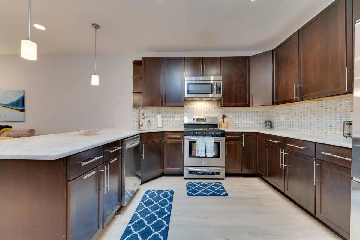 Image 5 of Luxe Townhouse Flat in Hip Neighborhood, Near Metro