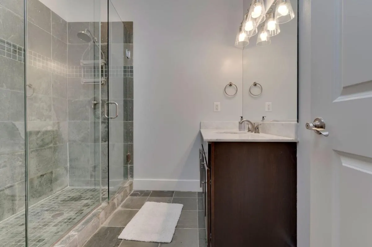 Image 6 of Luxe Townhouse Flat in Hip Neighborhood, Near Metro