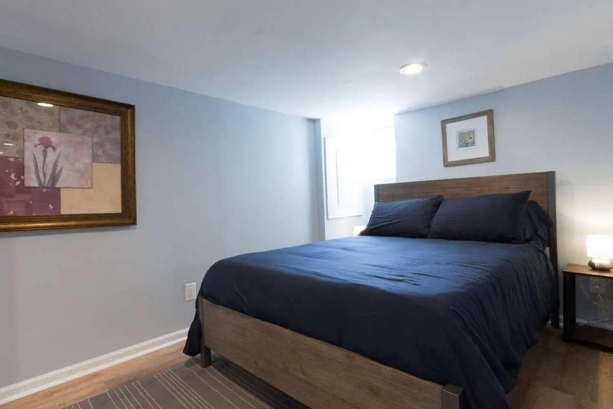 Image 1 of Luxury 2 bedroom apartment w/ free parking