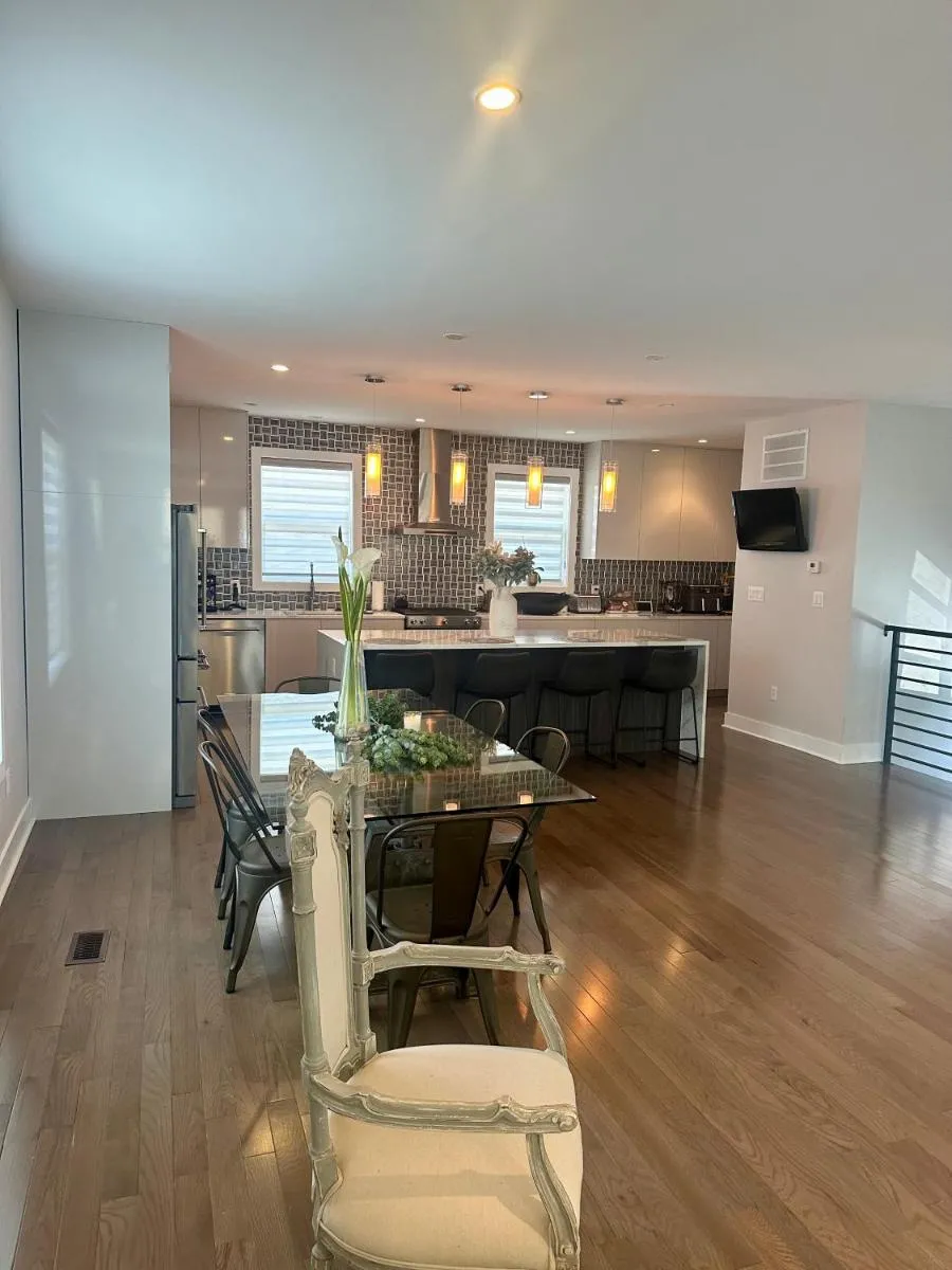 Image 6 of Luxury 4BR home 7 mins to US Capital, Rooftop deck, in Washington Free Parking