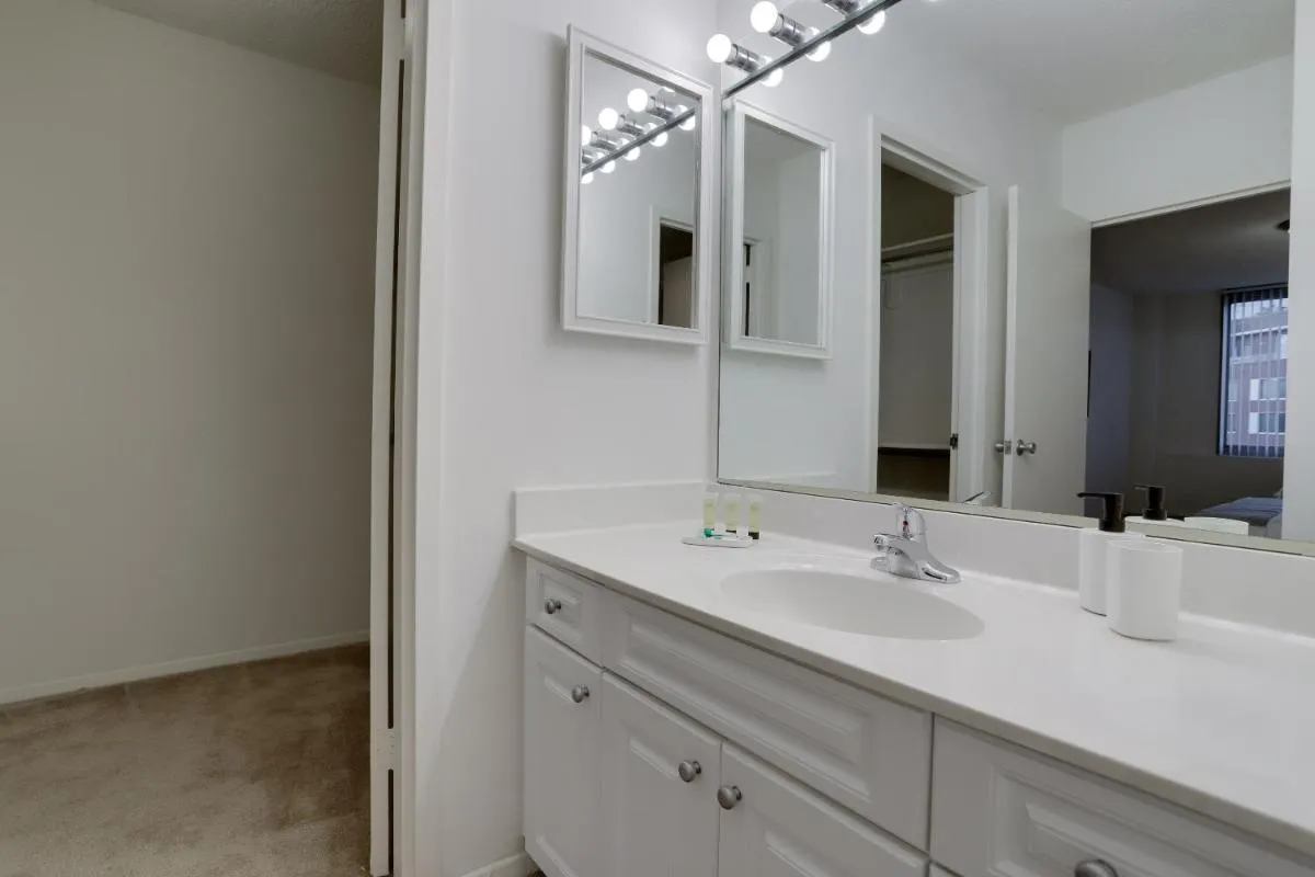 Image 2 of Luxury Living at Crystal City’s Condo