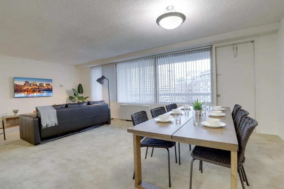 Image 3 of Luxury Living at Crystal City’s Condo