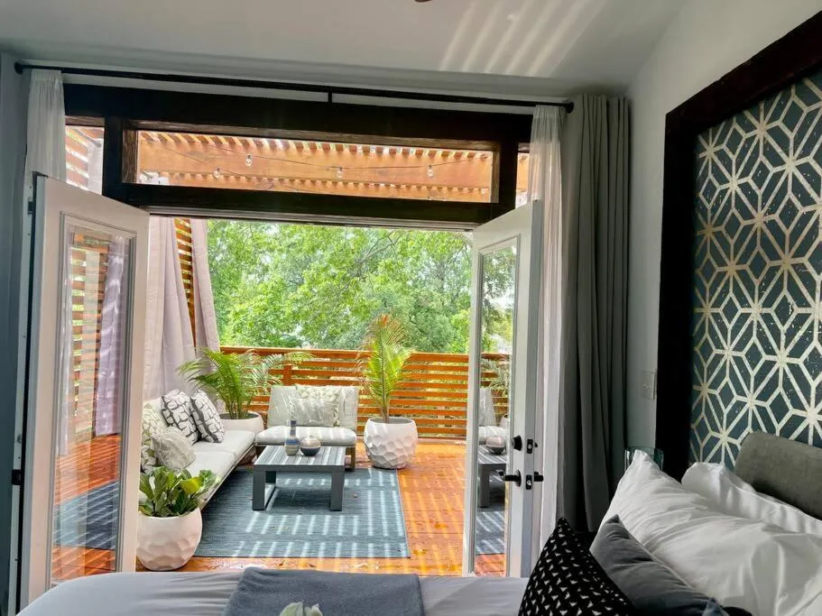 Image 3 of Luxury escape in DC, with a private Deck! Parking included