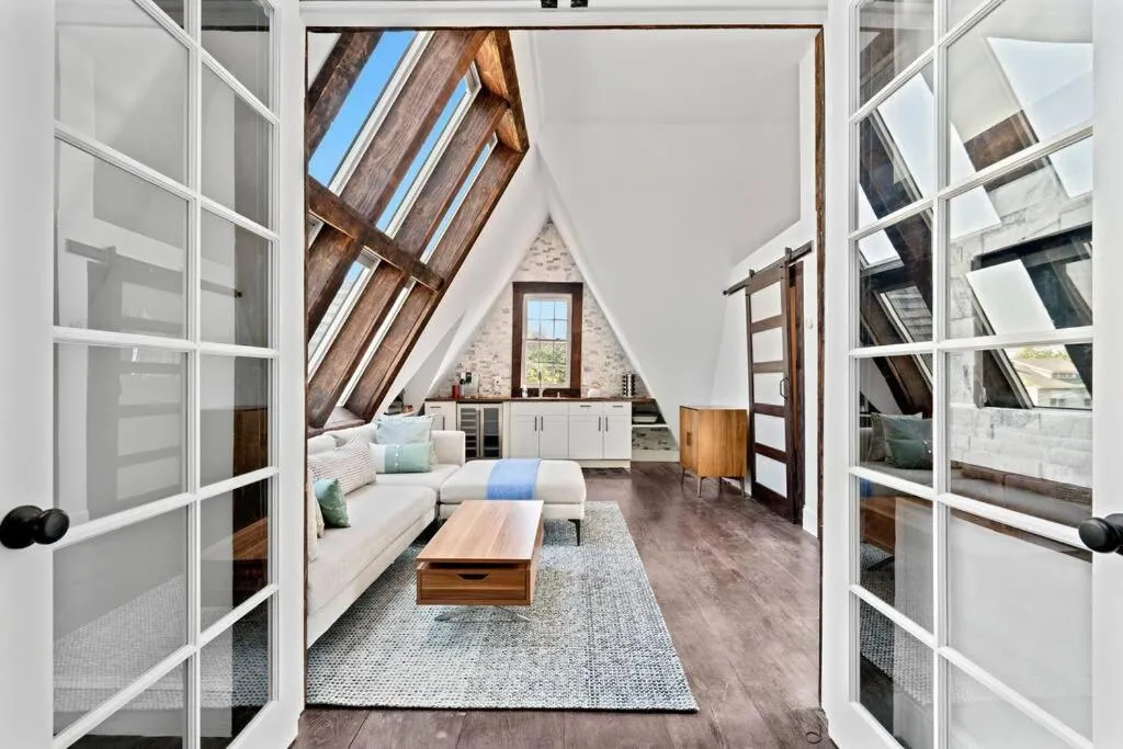 Image 6 of Luxury escape in DC, with a private Deck! Parking included