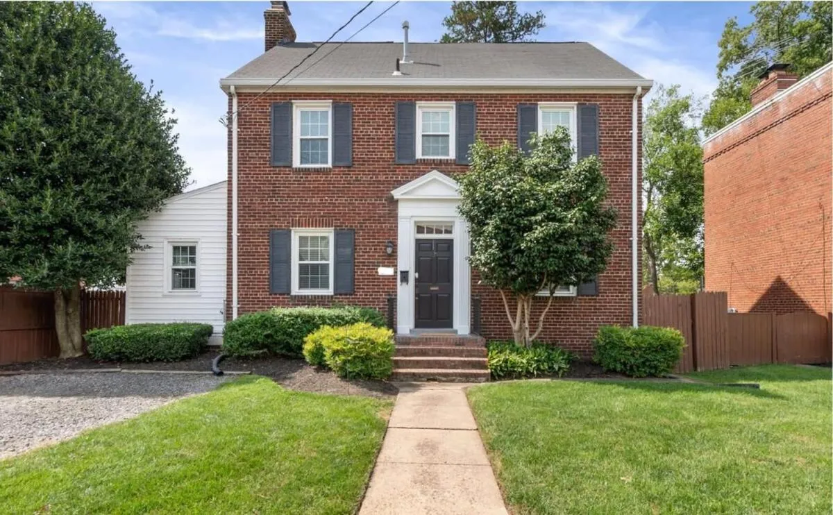 Image 1 of Massive 5BR Historic CozySuites House
