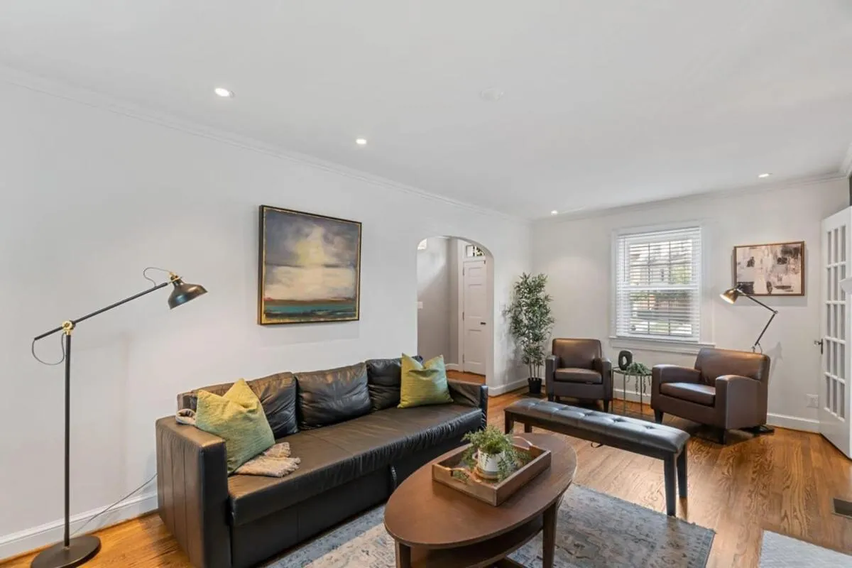 Image 5 of Massive 5BR Historic CozySuites House