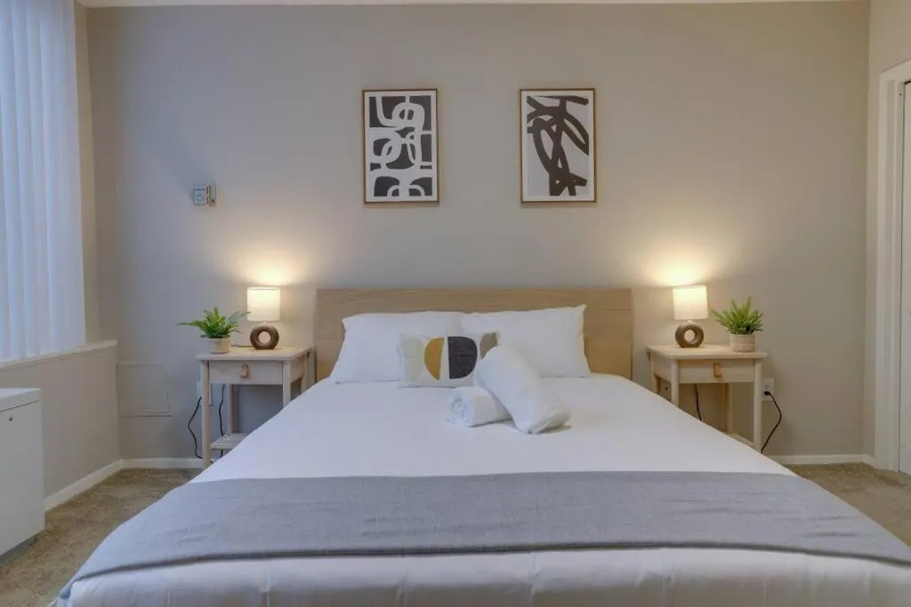 Image 1 of Modern apartment at Crystal City