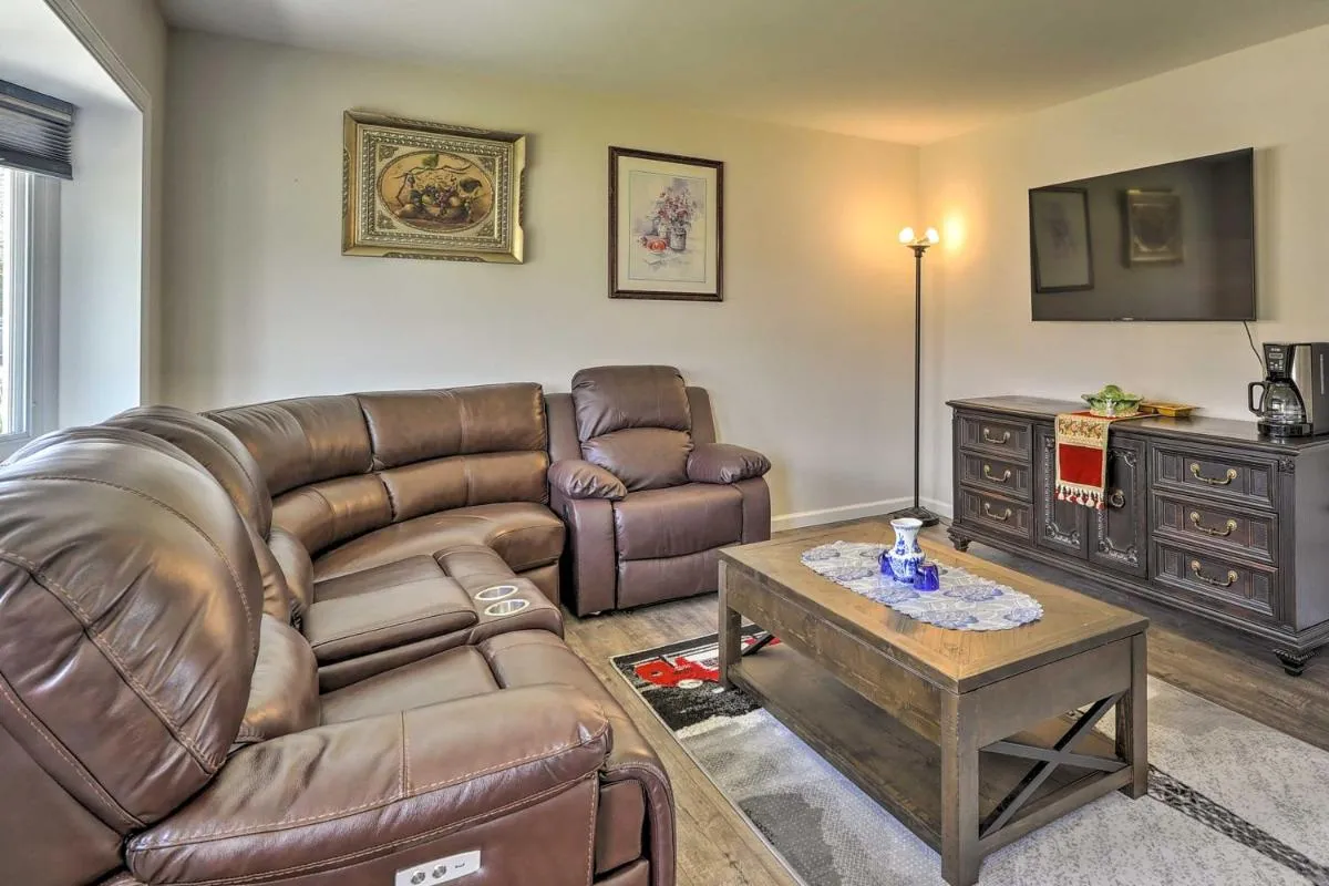 Image 4 of New Carrollton Home Between Baltimore and DC!