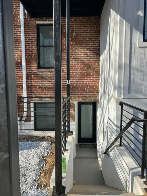 Image 5 of Newly renovated 2 bed in DC #1