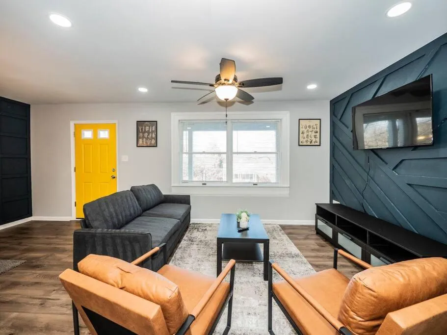 Image 4 of Newly renovated 3 bed/1 bath for visits to DC/UMD!