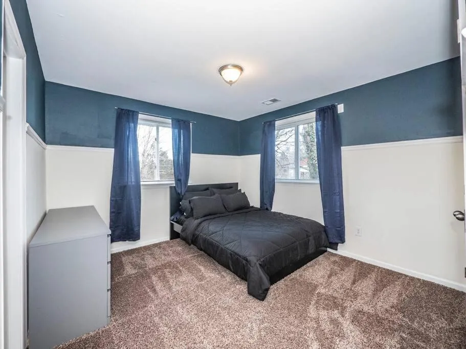 Image 6 of Newly renovated 3 bed/1 bath for visits to DC/UMD!