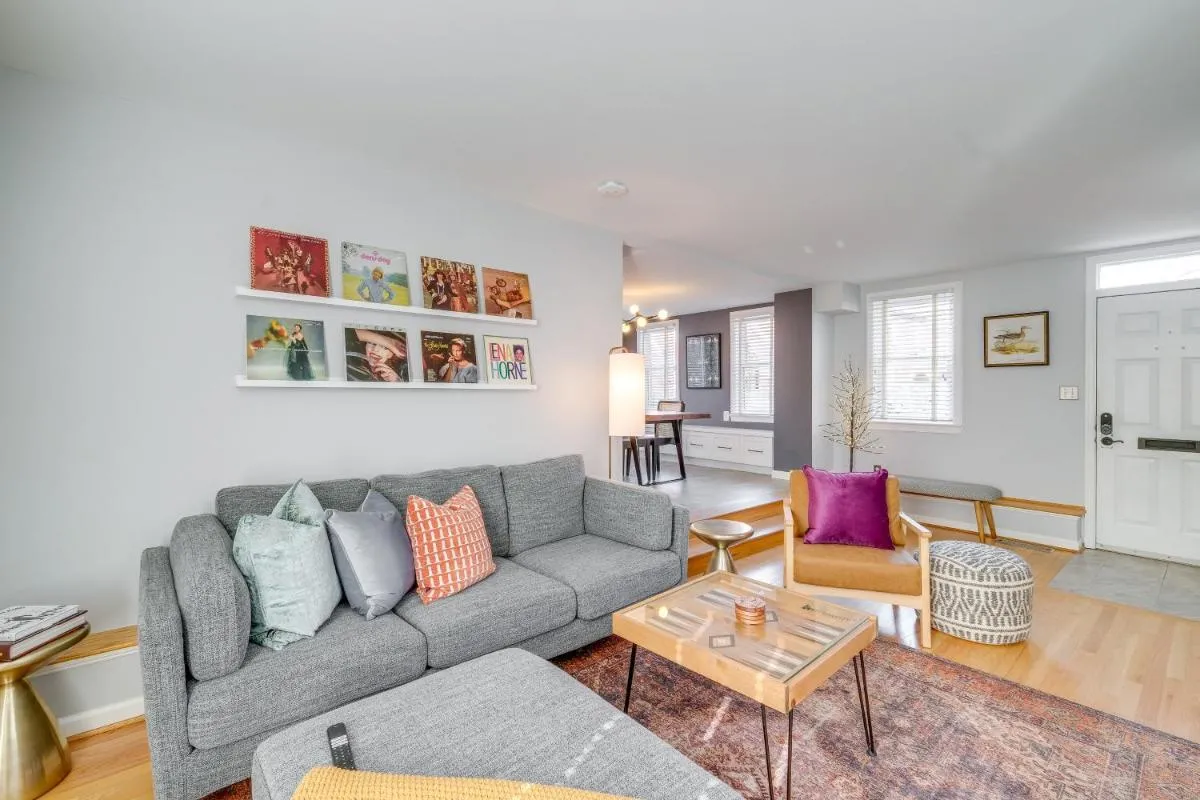 Image 3 of Old Town Alexandria Home Less Than 1 Mi to Waterfront!
