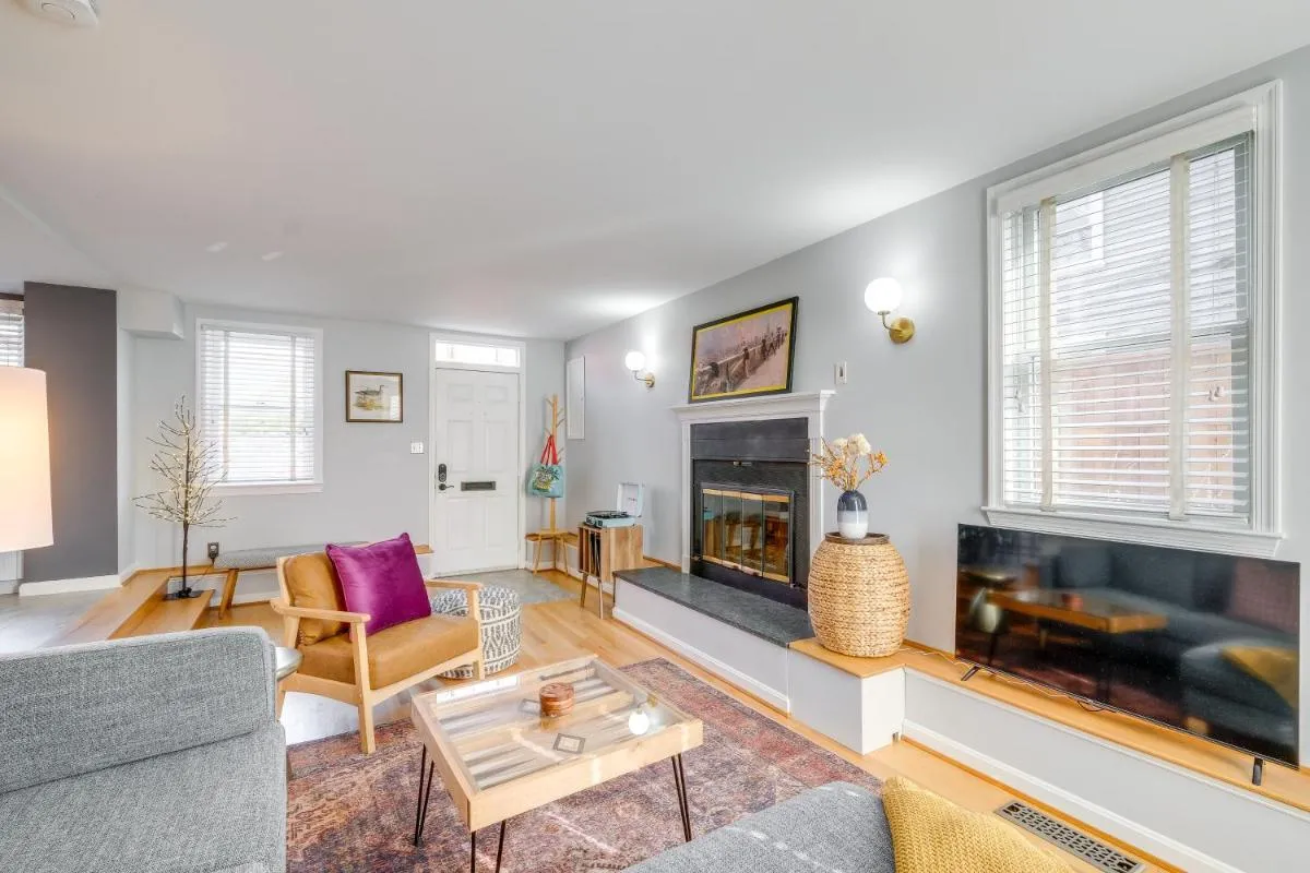 Image 4 of Old Town Alexandria Home Less Than 1 Mi to Waterfront!