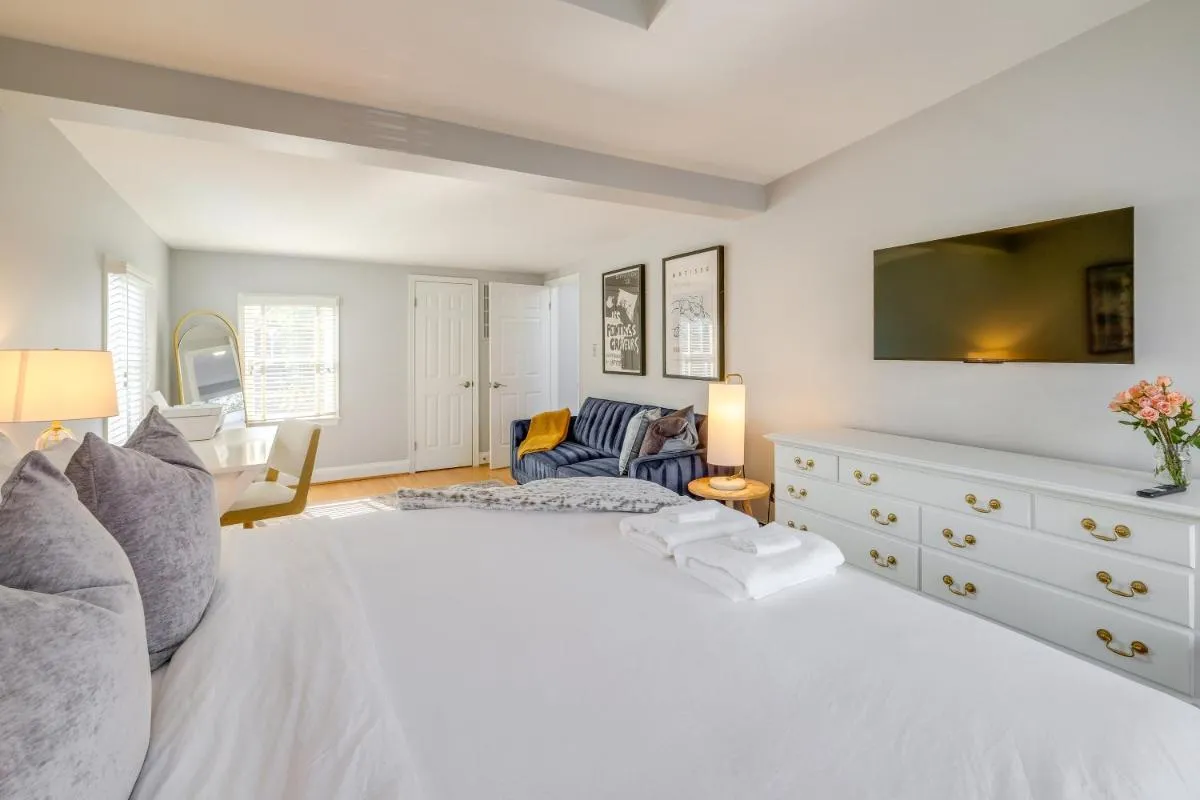 Image 6 of Old Town Alexandria Home Less Than 1 Mi to Waterfront!