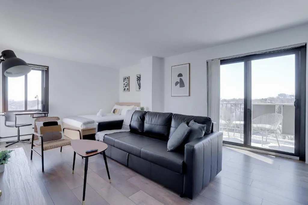 Image of Perfect Executive Studio at Clarendon