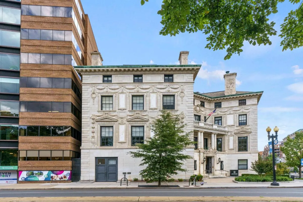 Image 3 of Placemakr Dupont Circle