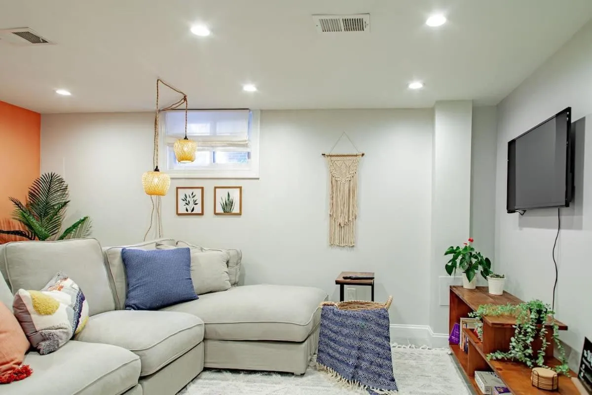 Image 4 of Private 1-BR DC Residential-Style Stay Parking