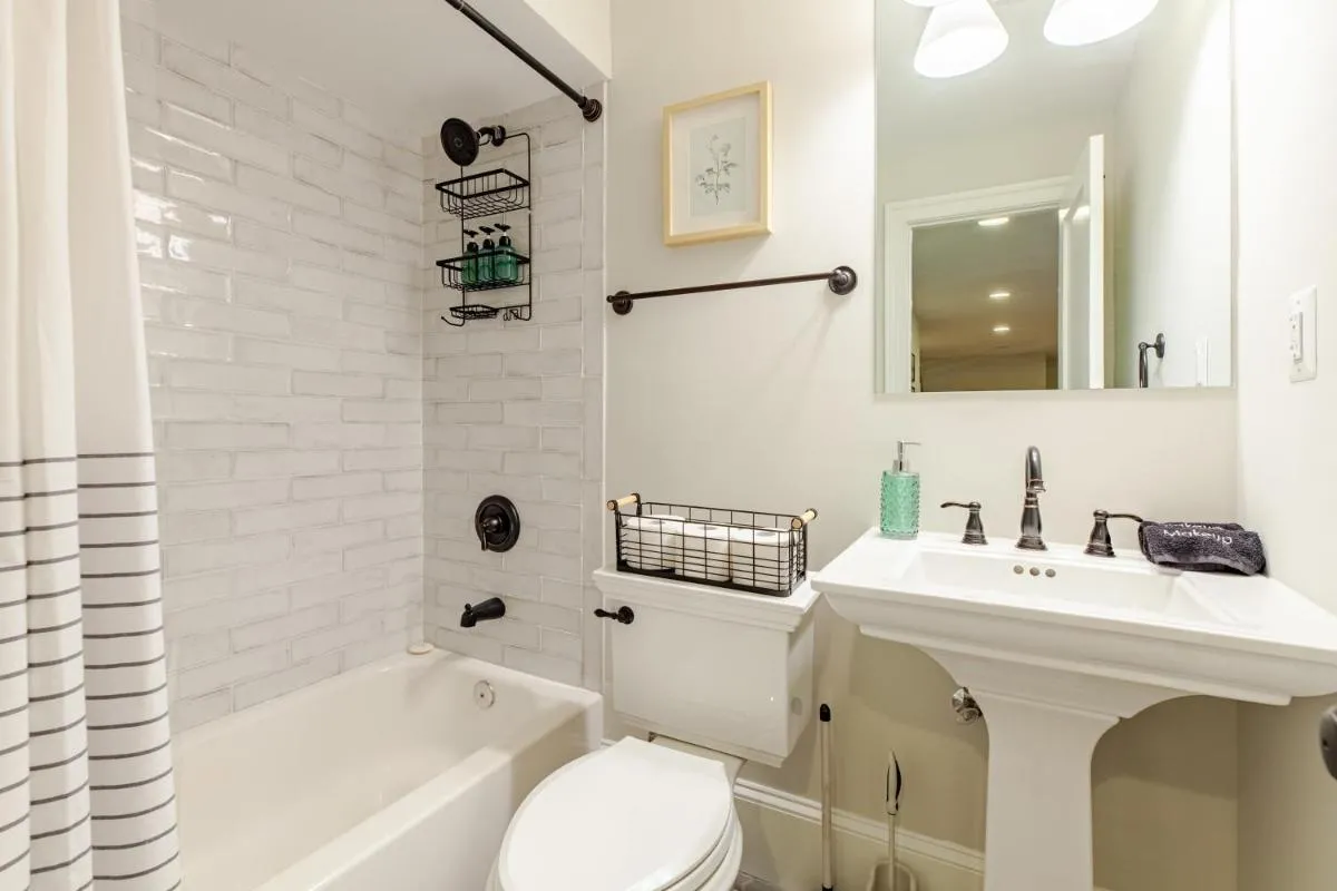 Image 2 of Private Garage Parking and King Bed – Walk to Metro