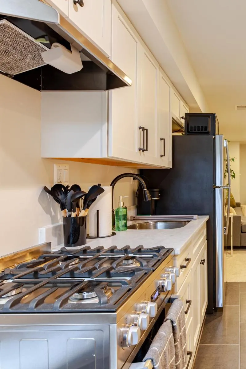 Image 4 of Private Garage Parking and King Bed – Walk to Metro