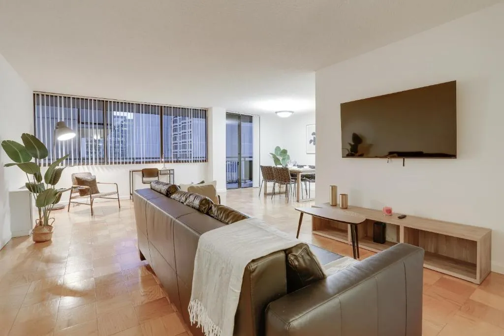 Image of Quiet Apt with Excellent Amenities @Crystal City