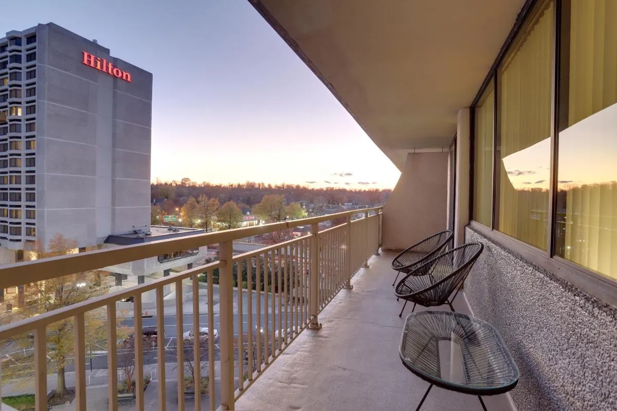 Image 1 of Quiet Apt with Excellent Amenities @Crystal City