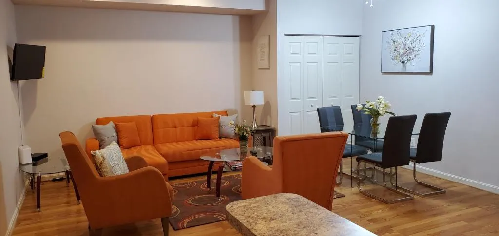 Image of RELAXING 3 BR WITH FREE PARKING AT THE SEQUOIA