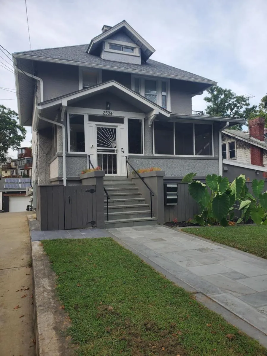 Image 5 of STS – Single Traveler Studio -Black Door
