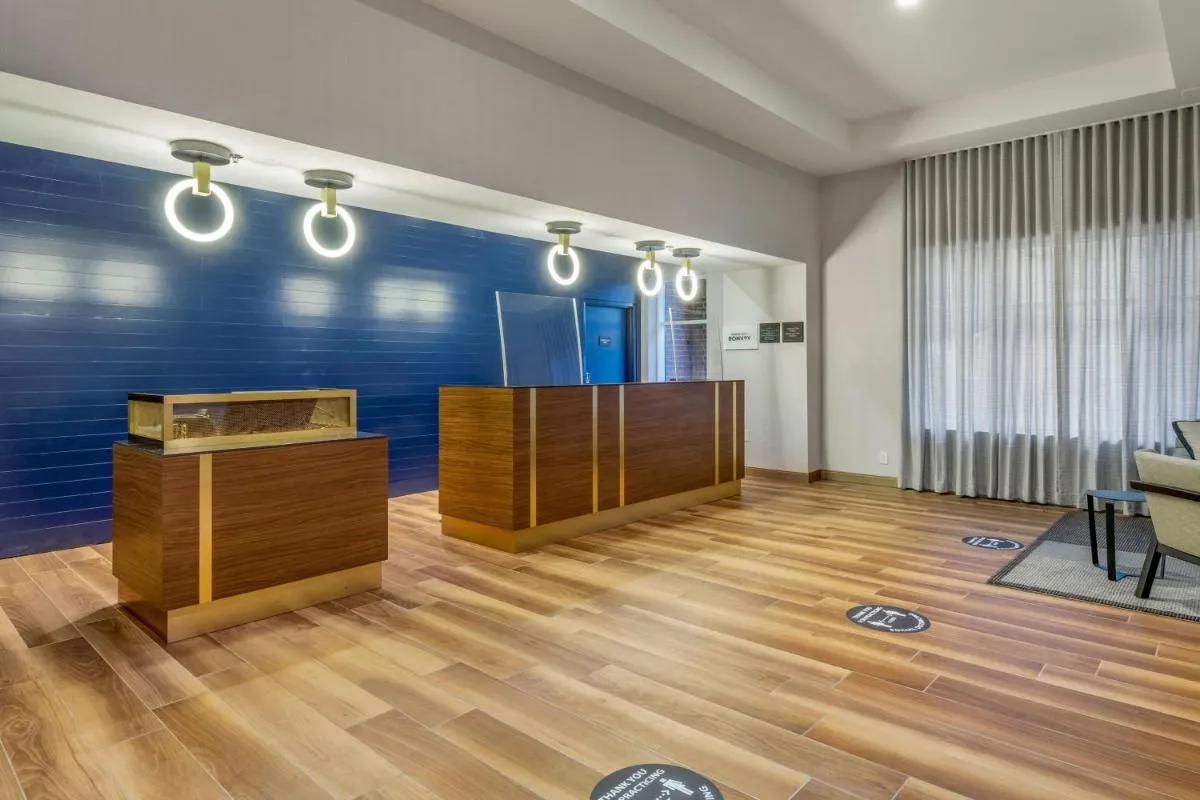 Image 3 of Sheraton Suites Old Town Alexandria