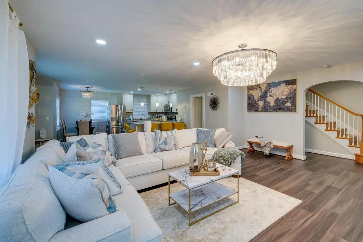 Image 5 of Silver Springs Home Walk to Downtown!