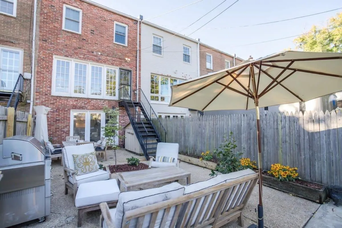 Image 5 of Sojourn Capitol Hill 1 BR with Patio & Grill